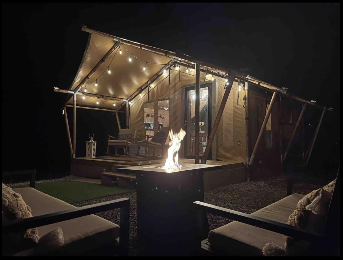 Firefly Season Glamping Hotel เซอเวียร์วีล ภายนอก รูปภาพ