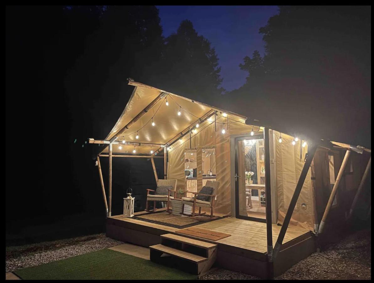 Firefly Season Glamping Hotel เซอเวียร์วีล ภายนอก รูปภาพ