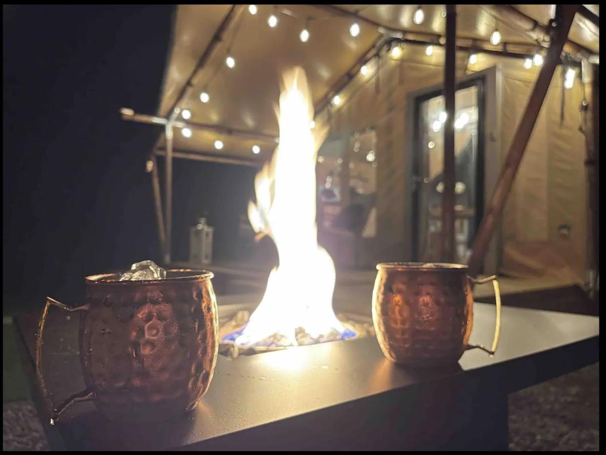 Firefly Season Glamping Hotel เซอเวียร์วีล ภายนอก รูปภาพ